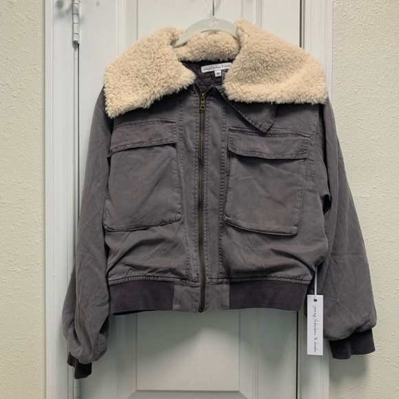 Young Fabulous & Broke Women's Gray Earhart Bomber Sherpa Jacket Size Medium - Picture 4 of 9